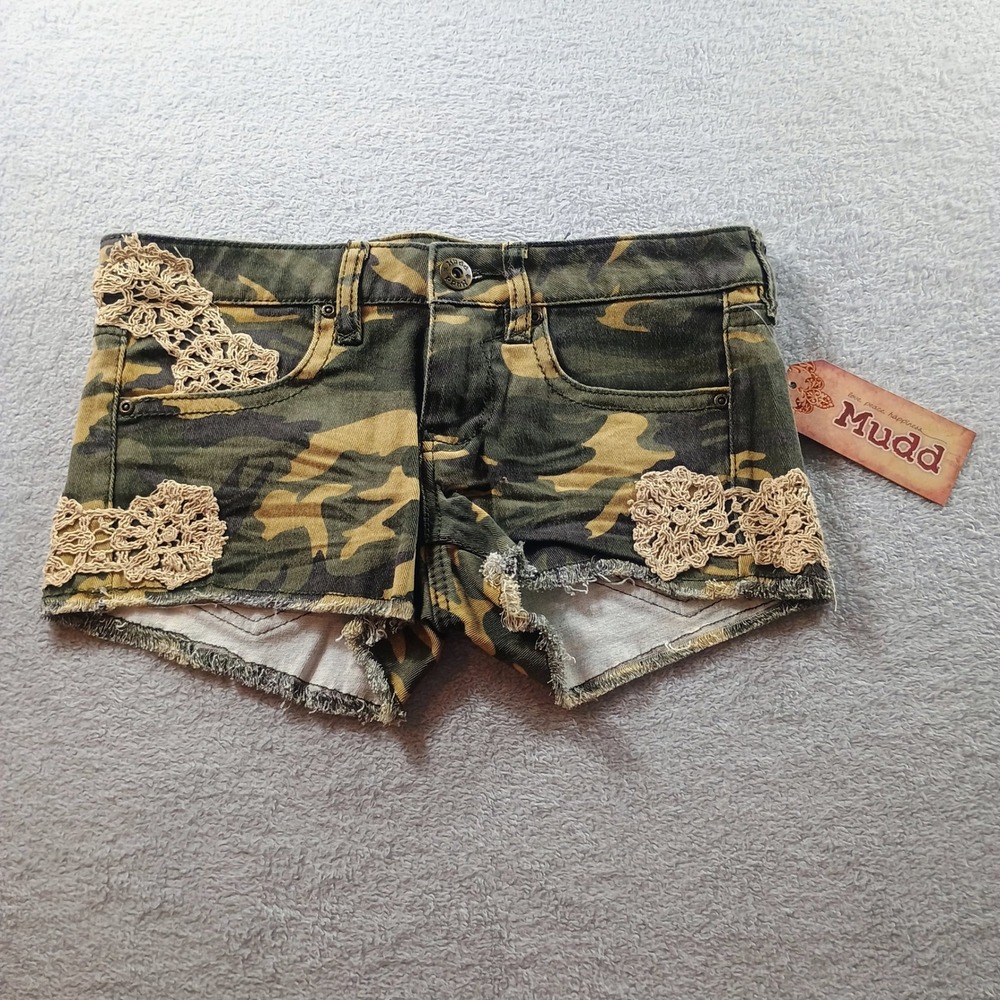 Mudd Women Camo Shorts Green Size 5 Crochet Lace Distressed Raw Hem
